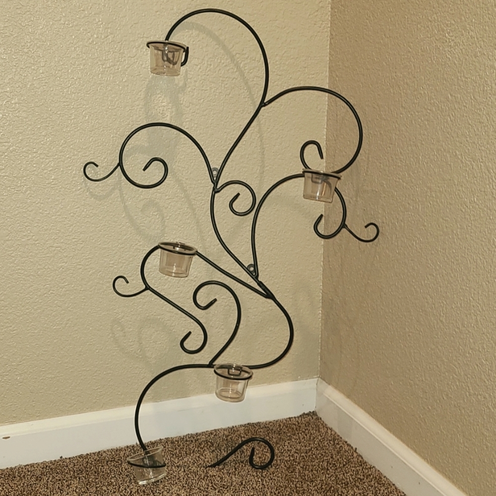 Wall sconce with 4 picture frames